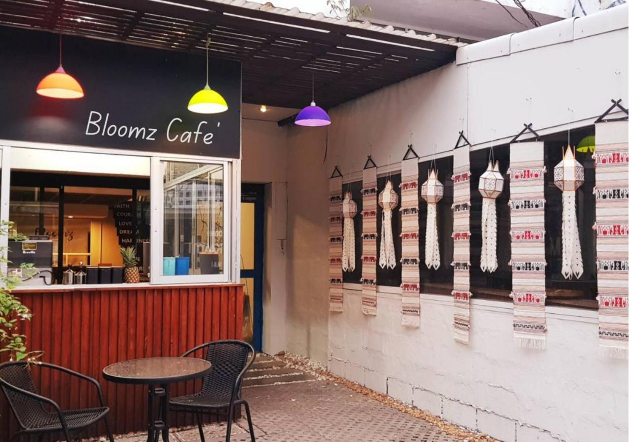 Bloomz Hostel Τσιάνγκ Μάι Εξωτερικό φωτογραφία